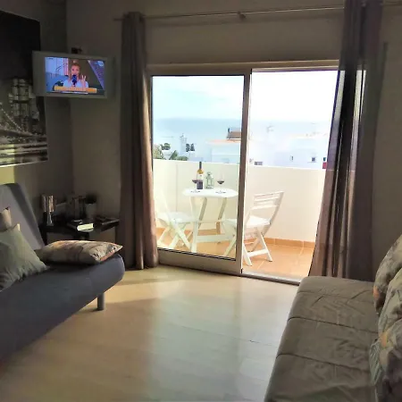De - Apartment *